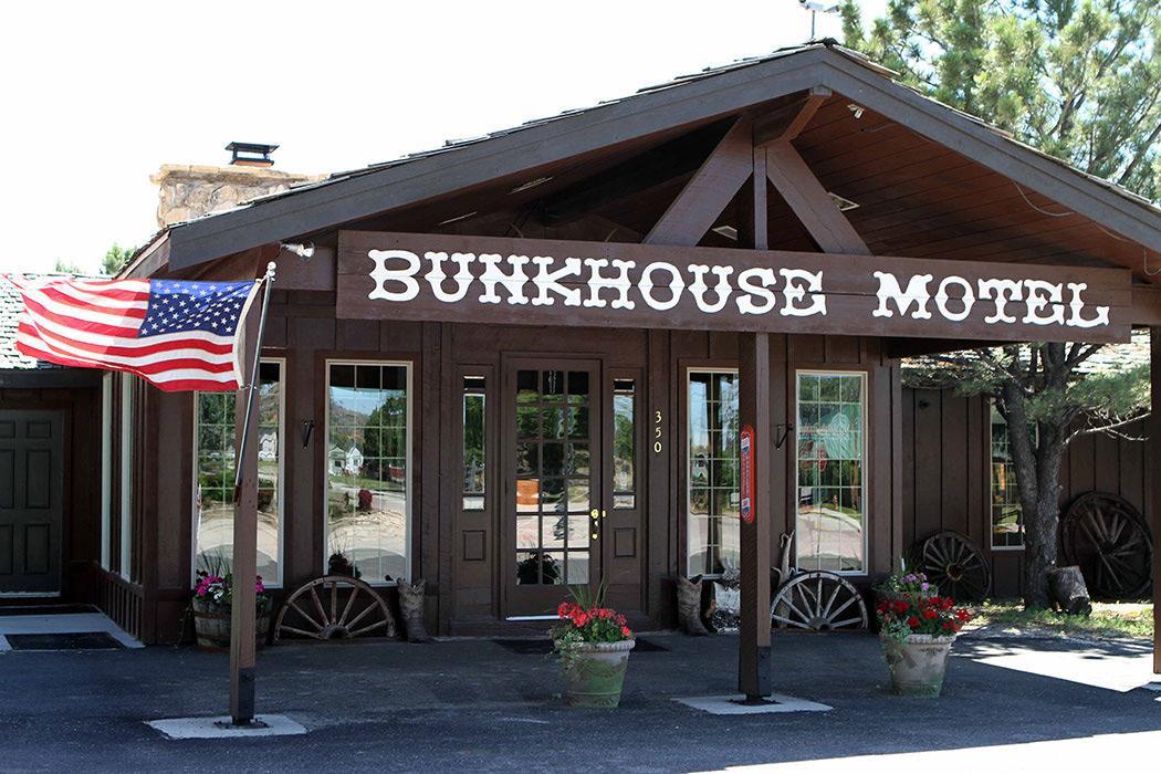 Bunkhouse Motel Guernsey Exterior foto